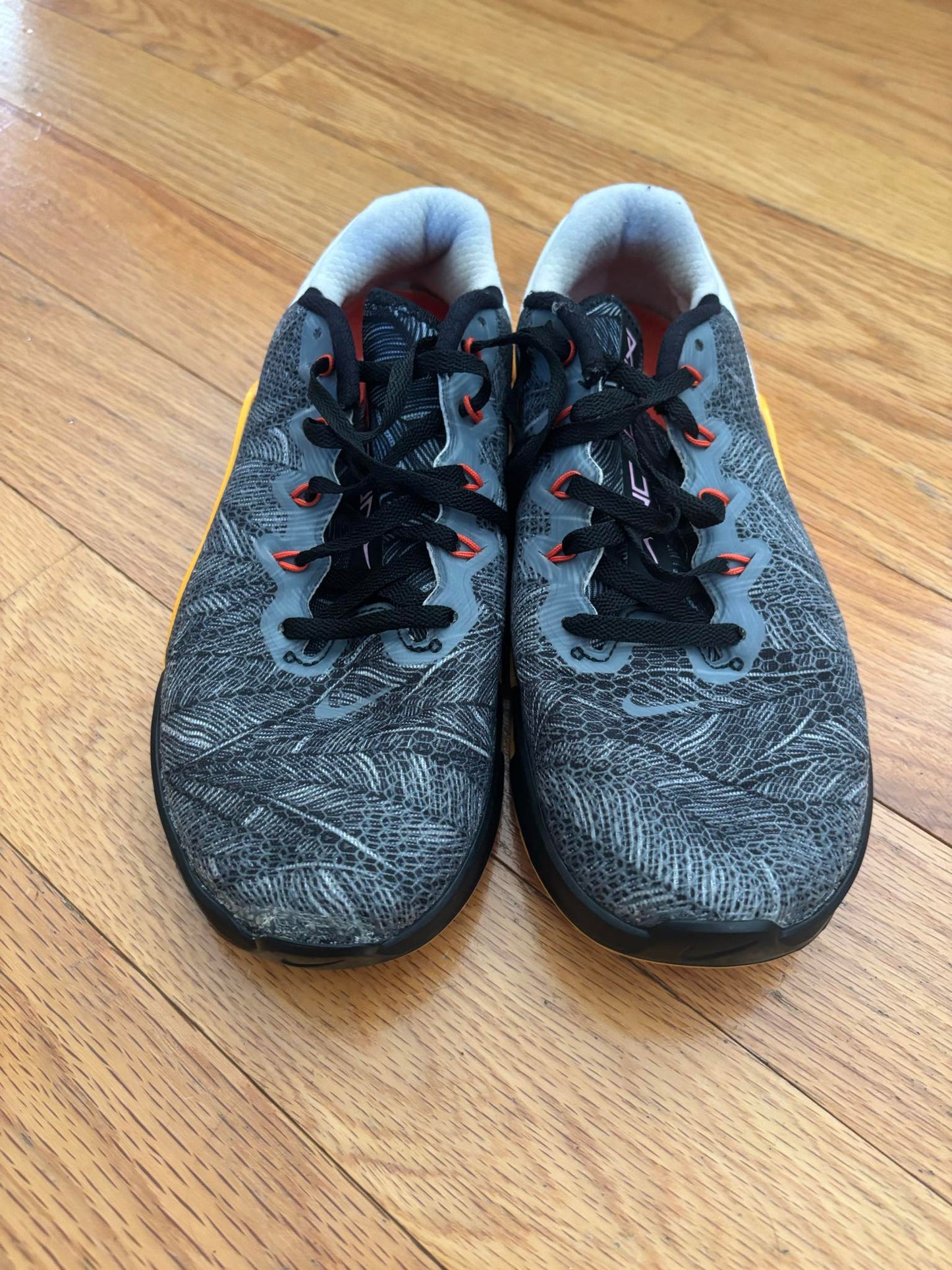Size 7.5 Gray and Orange
