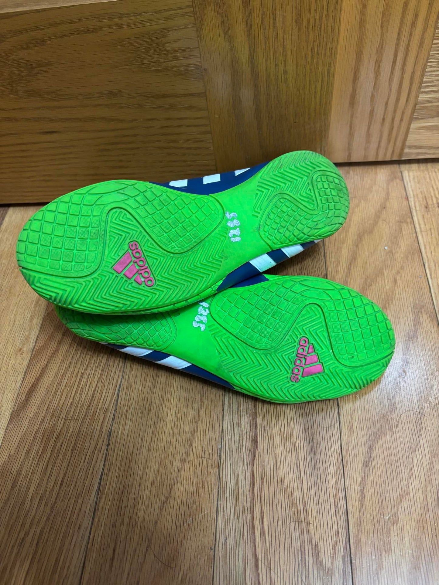 Size 5.5 Blue and Green Futsal Shoes