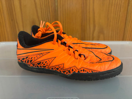 Size 2.5 Orange Futsal Cleats